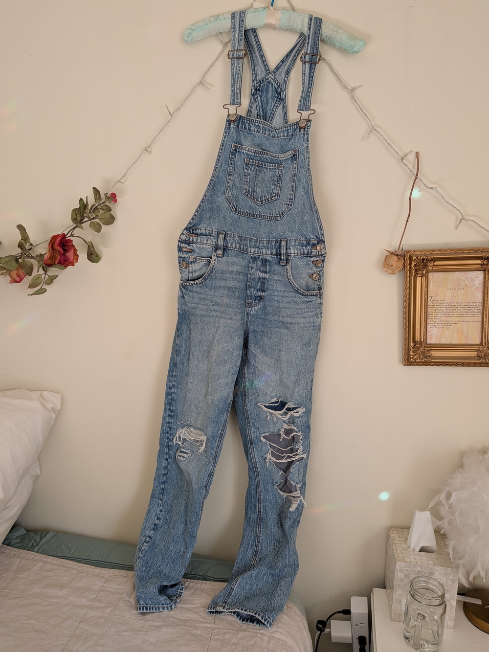 American Eagle Outfitters XS tomgirl Overalls. light blue distressed